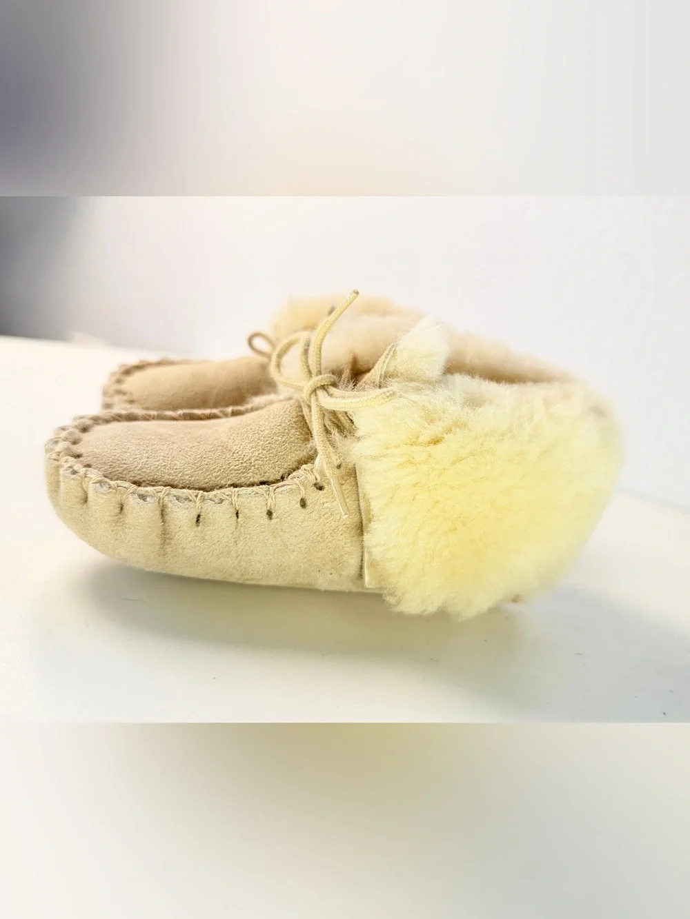 Handmade Sheepskin Moccasin Slippers Kids Size 8 - 9 Cream shearling Lined Cozy